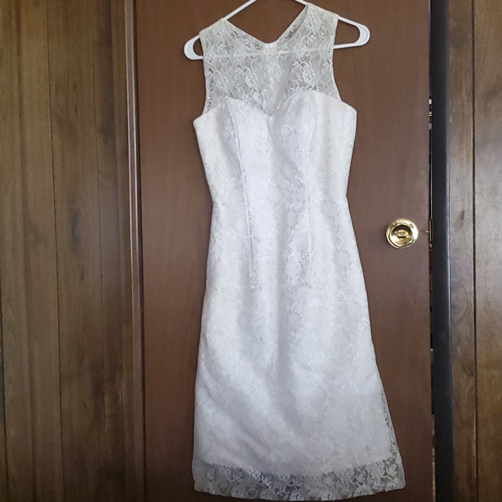 White, lace, sleeveless dress